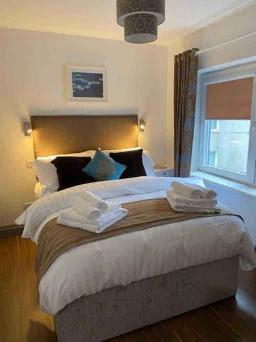 Location, Location - Modern 2 Bed Apt In Killarney Buitenkant foto